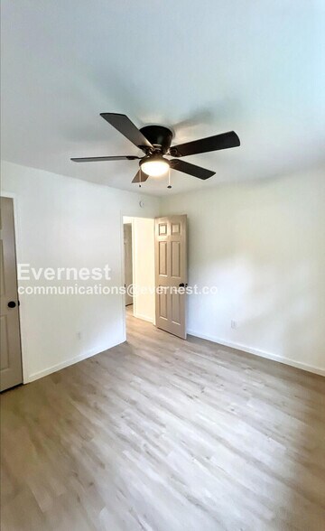 Building Photo - 11800 Dolly Pond Rd