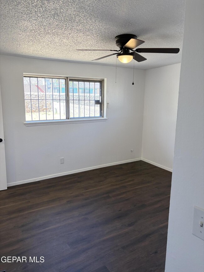 Building Photo - 10409 Sigma St