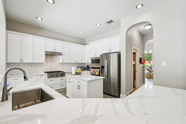Building Photo - 16601 Malaga Hills Dr