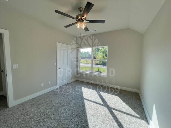 Building Photo - Bella Vista- Single-Family Home- Sought After Creekwood Plan
