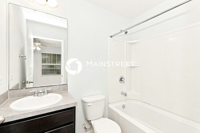 Building Photo - 3 Bedroom Pet-Friendly Home in Jacksonville, FL with Main Street Renewal