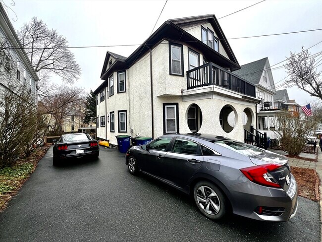 Building Photo - 12 Bailey St