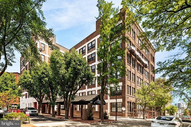 Building Photo - 315 New St