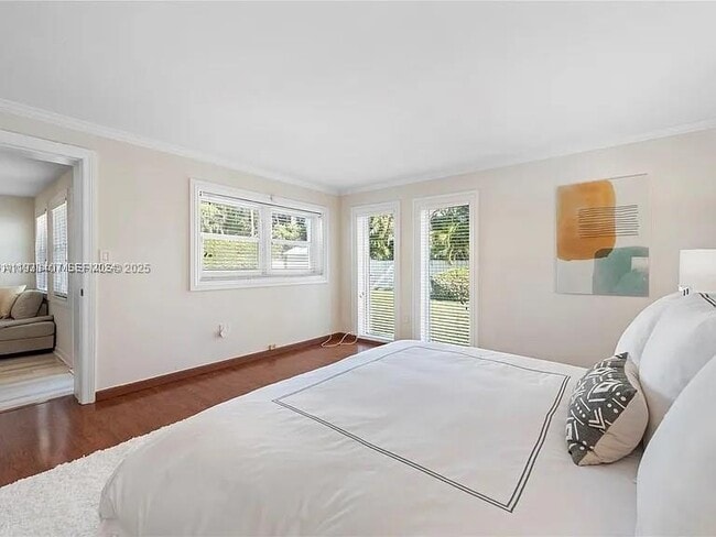 Building Photo - 5371 N Bay Rd