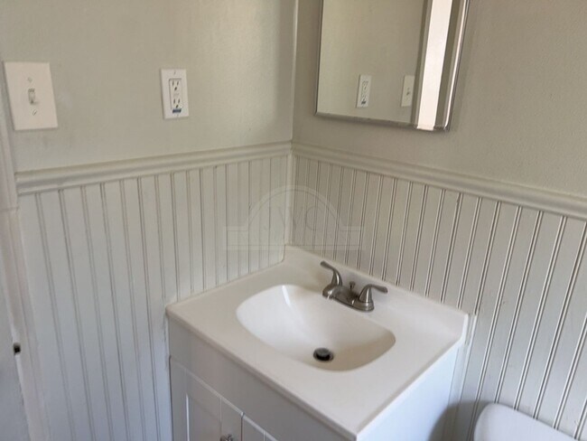 Building Photo - ***Two-Weeks Free Rent***916 Evergreen, Ki...