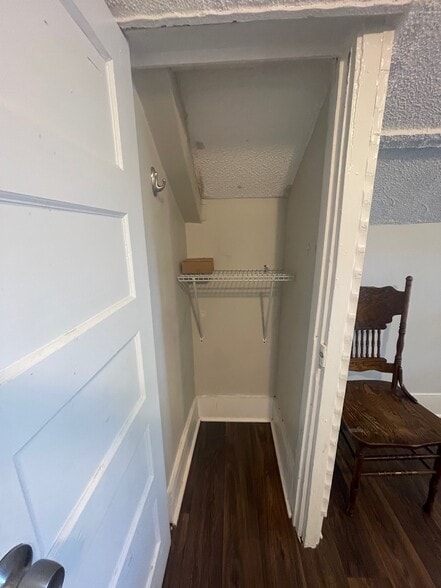 Building Photo - 1800 S Main St