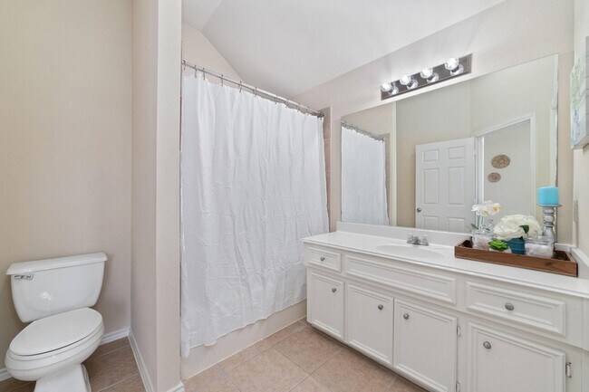 Building Photo - 14923 Tuttle Point Dr