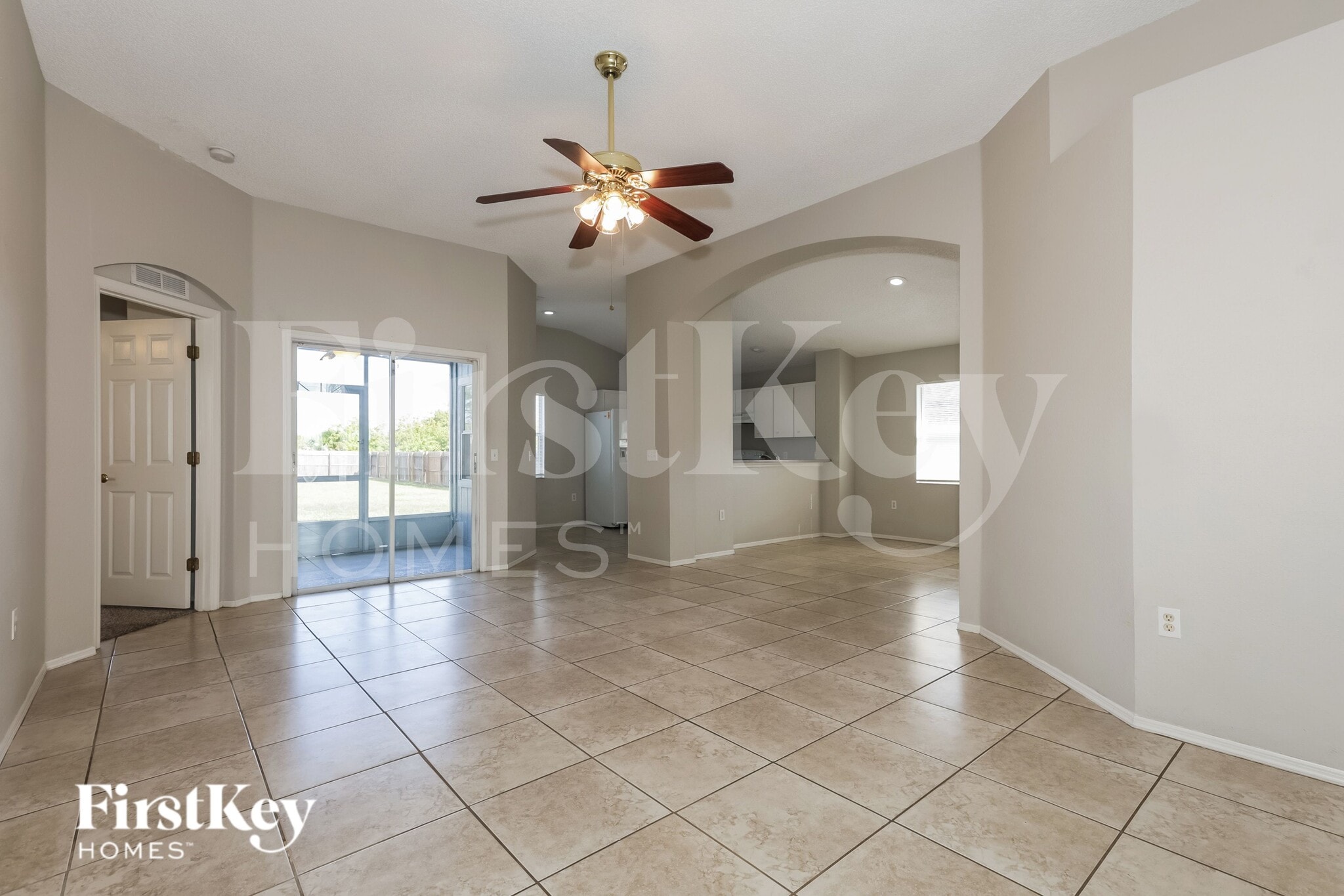 Building Photo - 1237 E Grove Ave