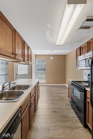 Building Photo - 253 Settlers Park Dr