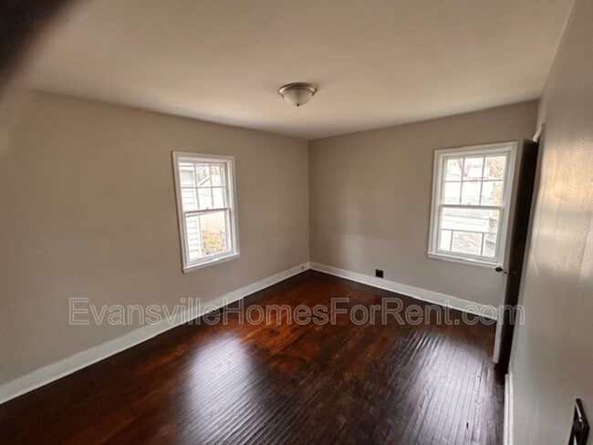 Building Photo - 1032 Covert Ave