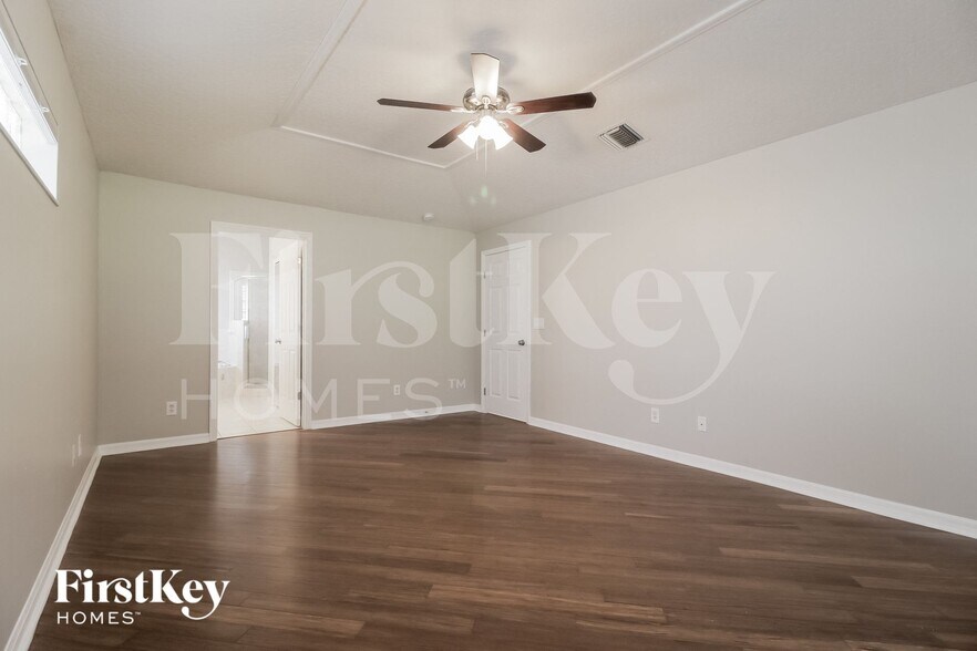 Building Photo - 660 Wild Flower St