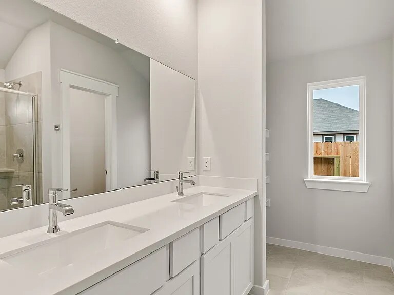 Master bathroom - 4519 Pinehurst Trace Dr