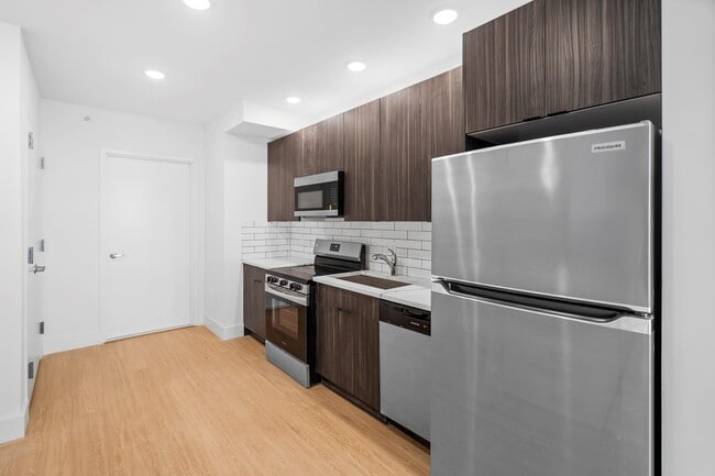 Building Photo - 50-52 Easton Ave