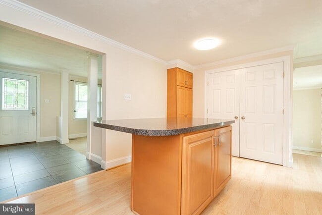 Building Photo - 60 Killdeer Ave