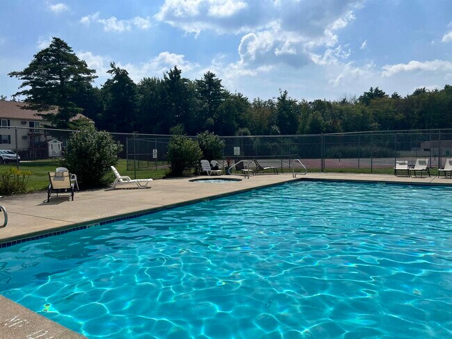 Building Photo - 804 White Cedar Blvd