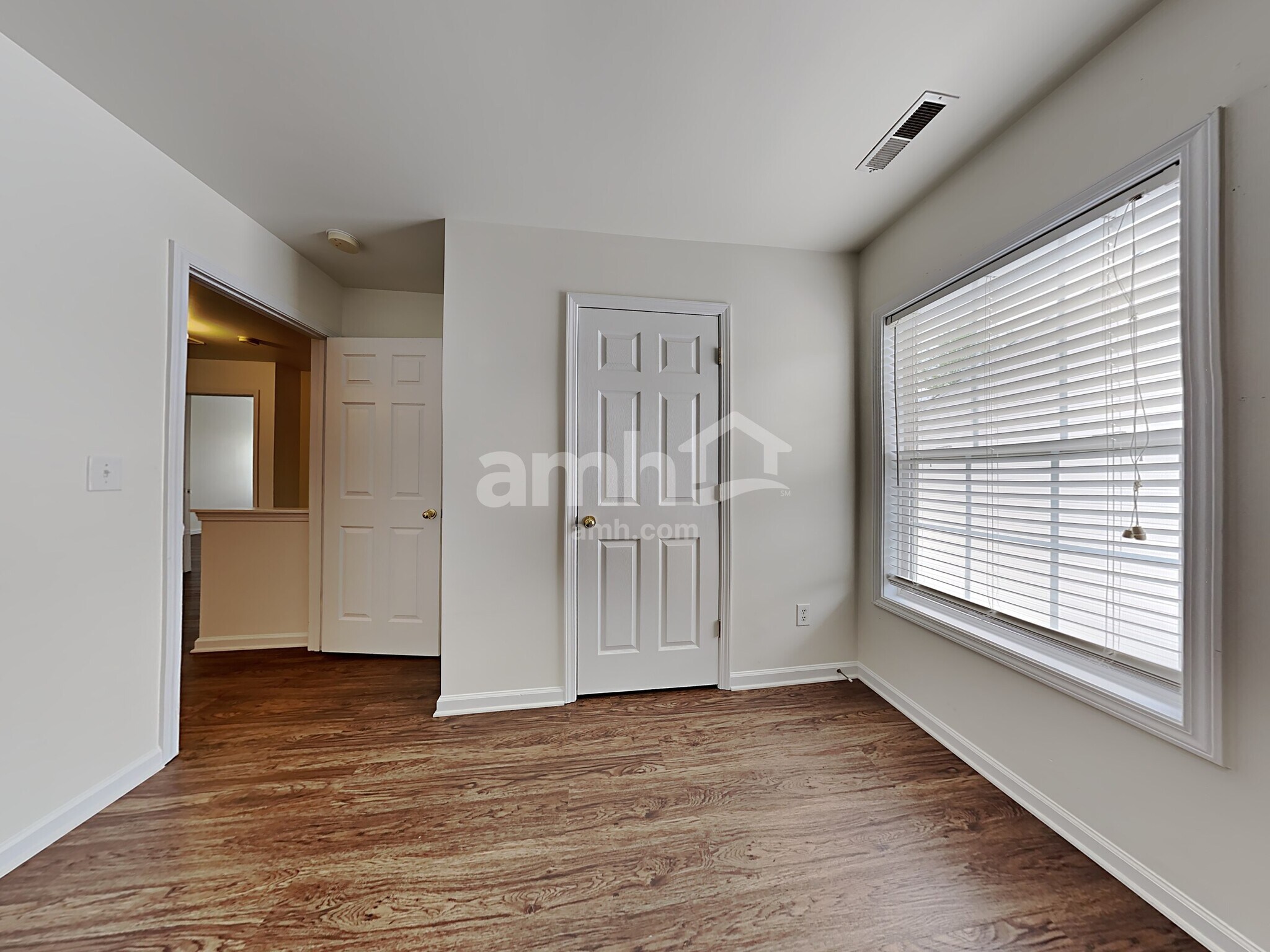 Building Photo - 1315 Emory Ln NW