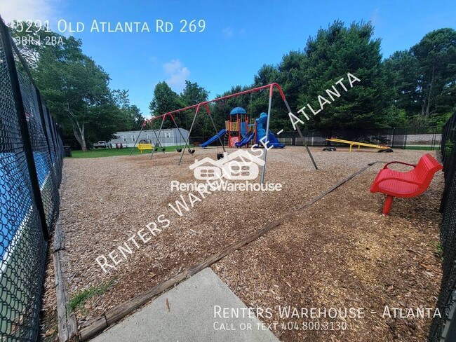 Building Photo - Spacious 3 Bedroom in quiet Mobile Park Ha...