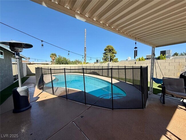 Building Photo - 1609 Blue Mountain Dr