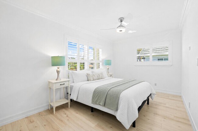 Building Photo - 1105 Bel Air Dr