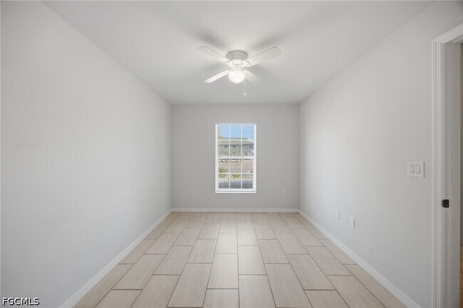 Building Photo - 1426-1428 Cape Coral Pkwy W