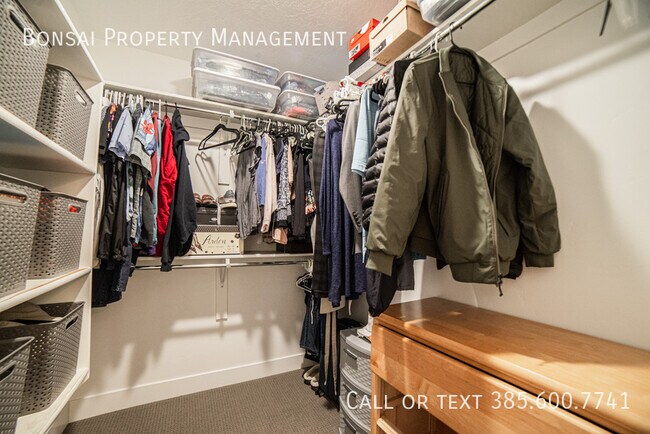 Building Photo - 6189 Birch Run Rd