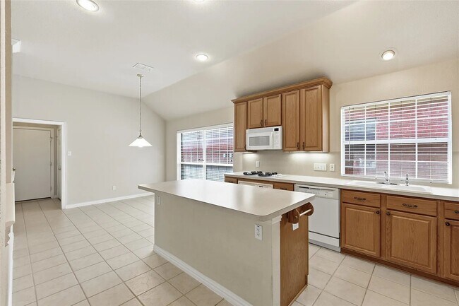 Building Photo - 2718 Serena Ct