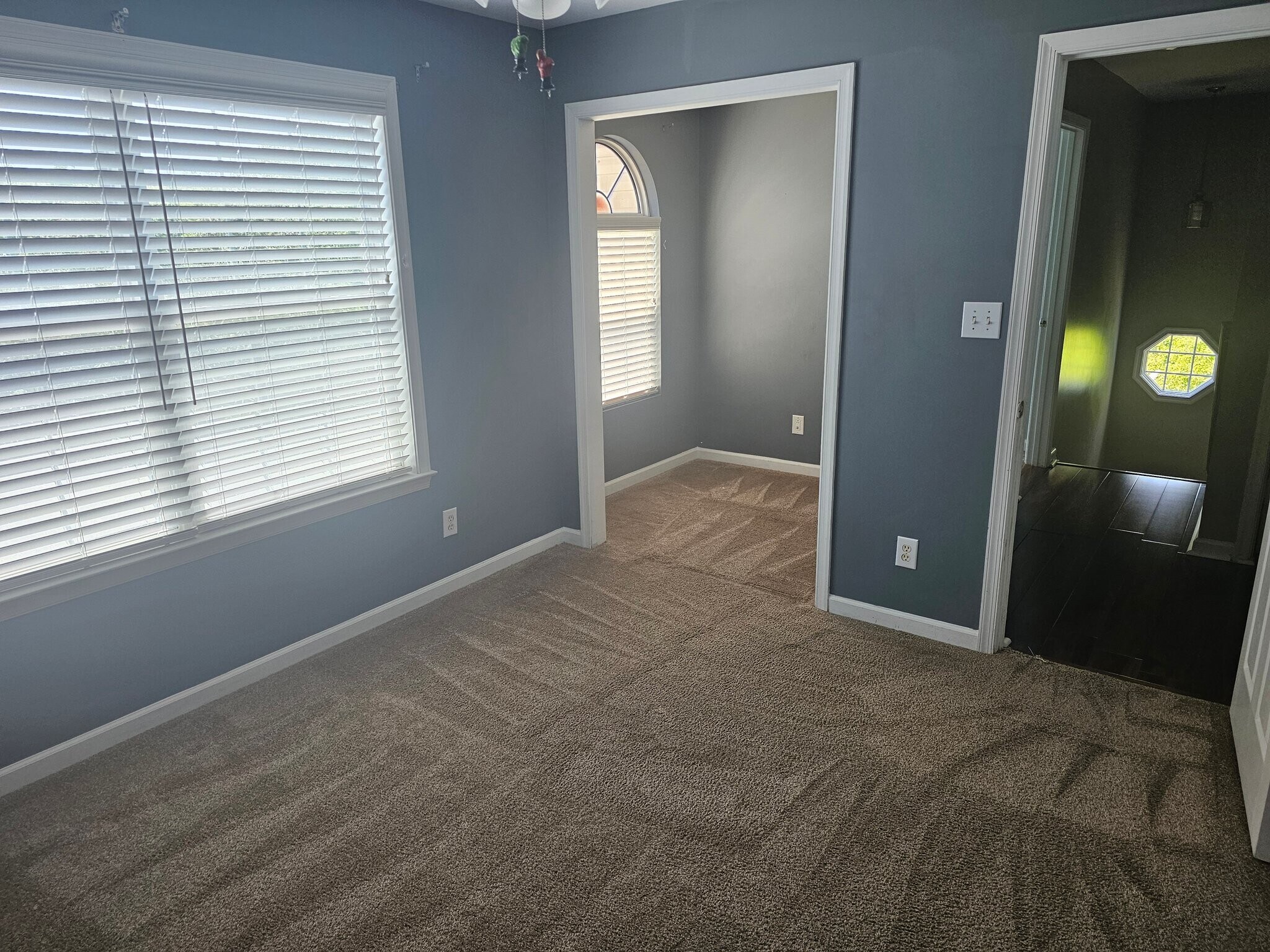Building Photo - 9823 Minuteman Ct