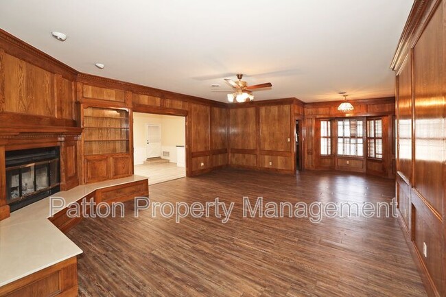 Building Photo - 21 Edgewood Ln