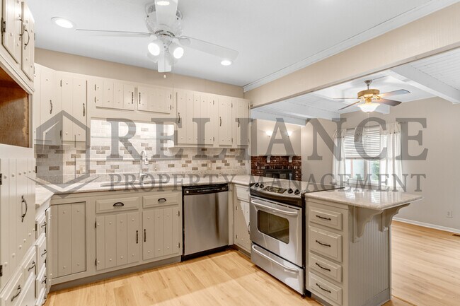 Building Photo - 913 N Wilbur Ln