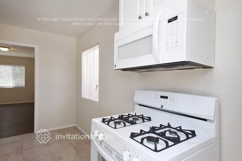 Building Photo - 311 E Cummings Ln