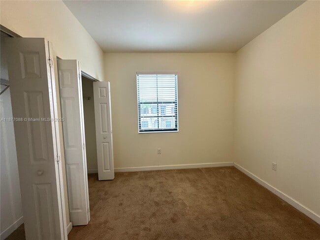 Building Photo - 9374 W 32nd Ln
