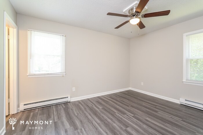 Building Photo - 1670 Village Pl