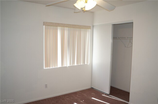 Building Photo - 932 Ribbon Grass Ave