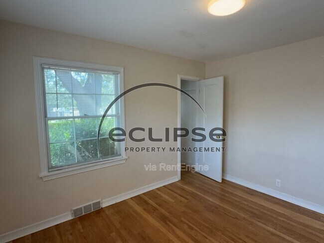 Building Photo - 1250 Orchard Ave
