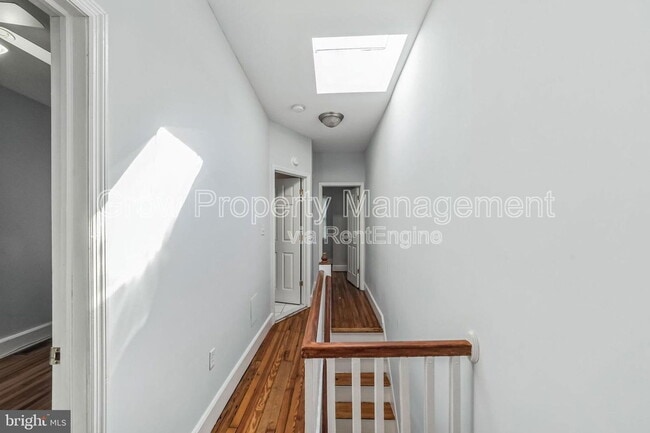Building Photo - 2509 E Oakdale St