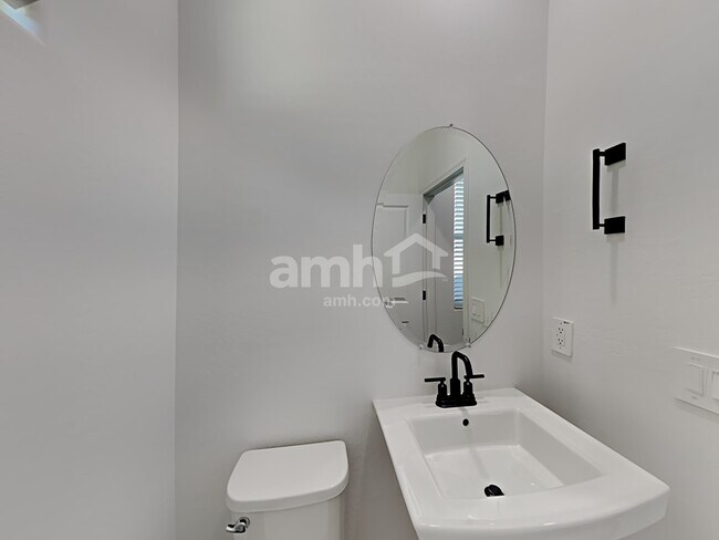 Building Photo - 779 S 150th Dr