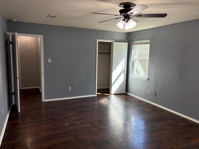 Building Photo - 2402 Leslie St