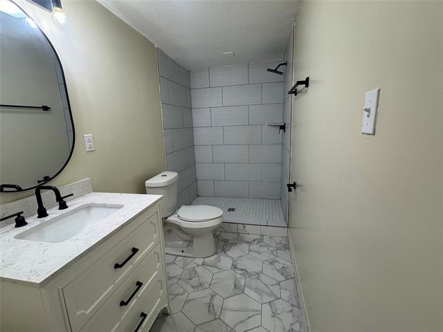 Building Photo - 204 Live Oak Ln