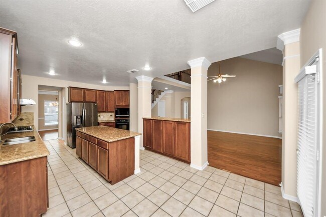 Building Photo - 930 Allisa St
