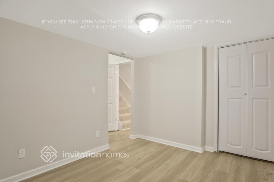 Building Photo - 3335 Catalina Dr