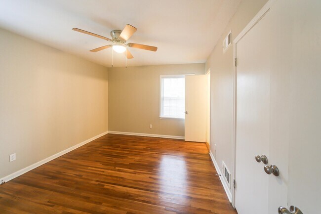 Building Photo - 1756 Dorrie Ln