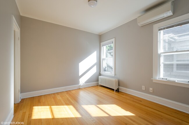 Building Photo - 3016 Thayer St