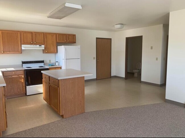 Building Photo - 3110 Wilson Ave