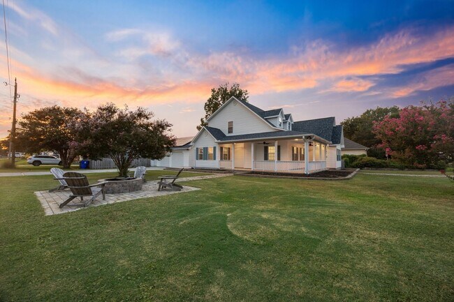 Building Photo - 101 N 6th St