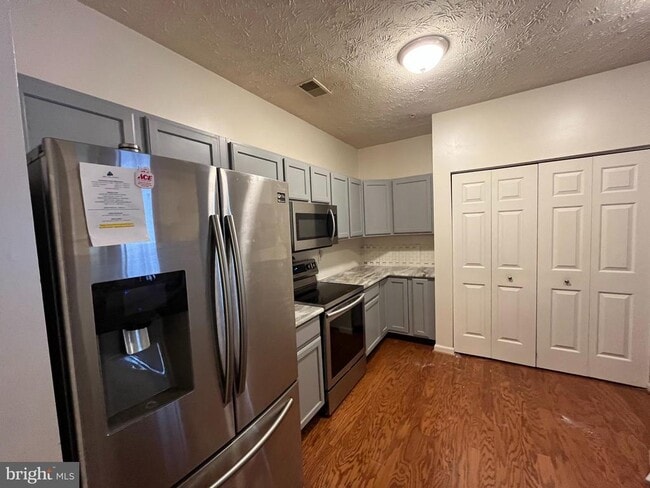 Building Photo - 2503 Amber Orchard Ct W