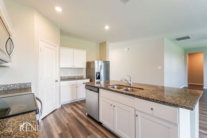 Building Photo - 13309 Wysong Dr