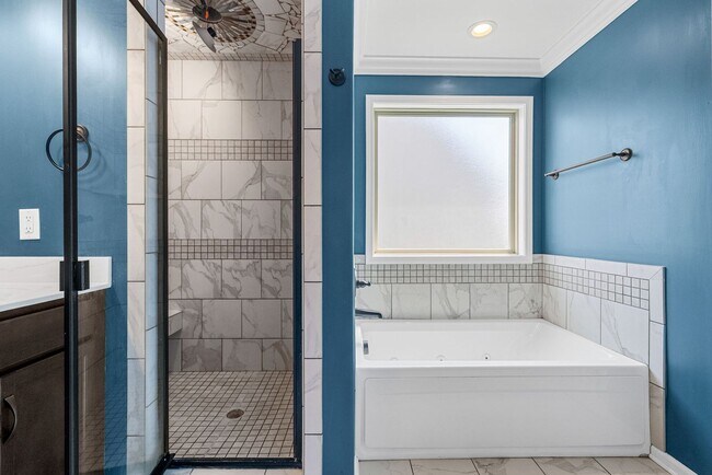 Building Photo - Pet Friendly Four Bedroom!