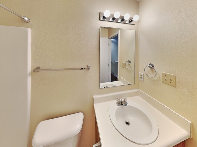 Building Photo - 385 Kimbrough Dr