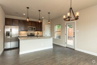 Building Photo - ((1/2 Off May's Rent)) FALL IN LOVE w/ The...