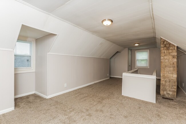 Building Photo - 4632 St Johns Ave